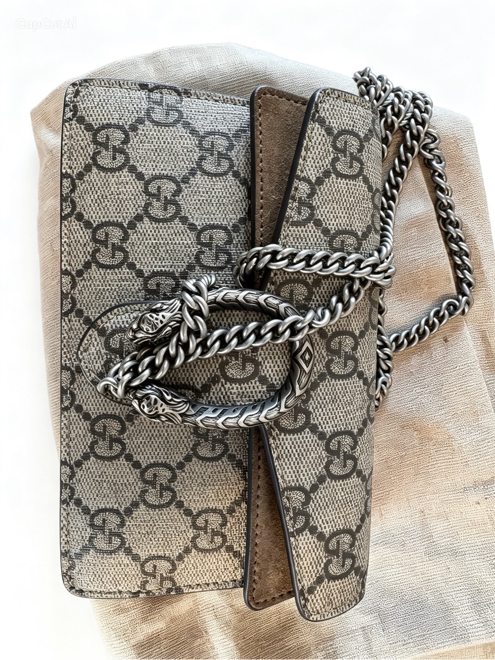 Gucci Dionysus GG Supreme Super Mini Chain Bag